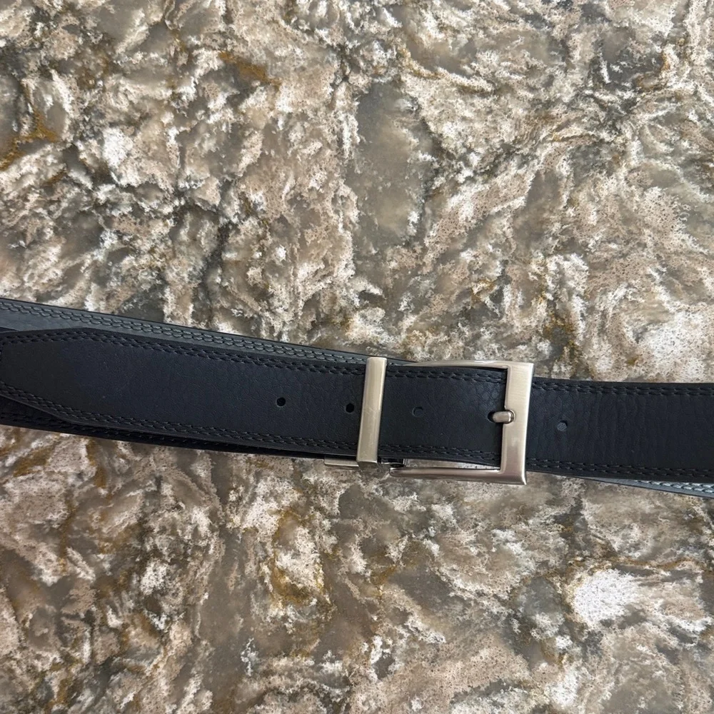 Nike Black Reversible Leather Belt with Silver Buckle / W12